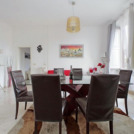 Luxury Domus Amadeus Apartment Рим Екстериор снимка