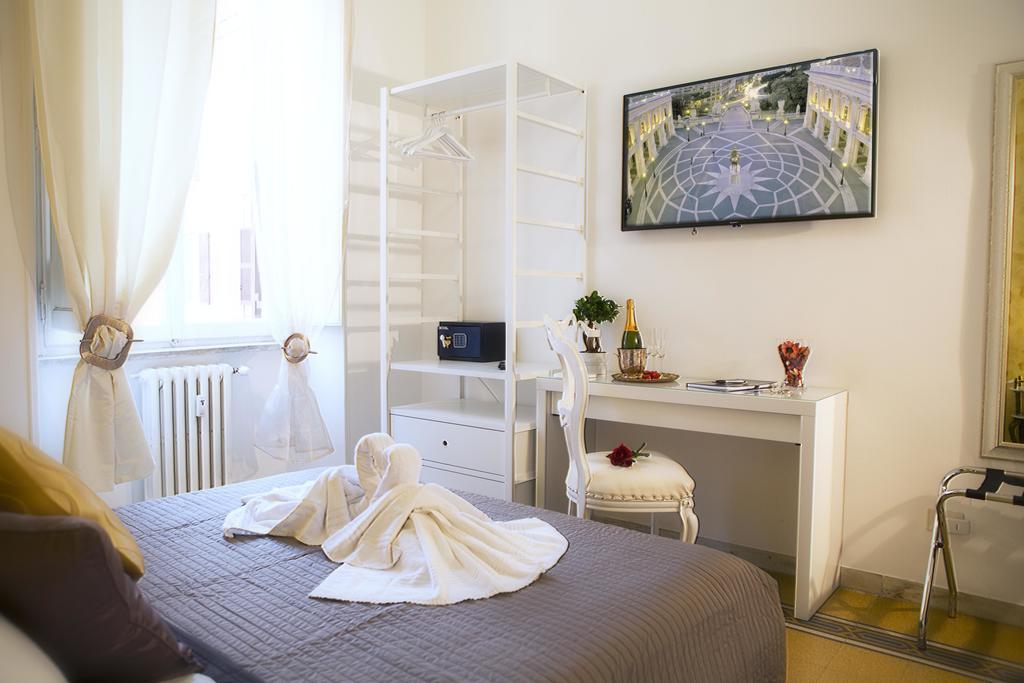 Luxury Domus Amadeus Apartment Рим Екстериор снимка