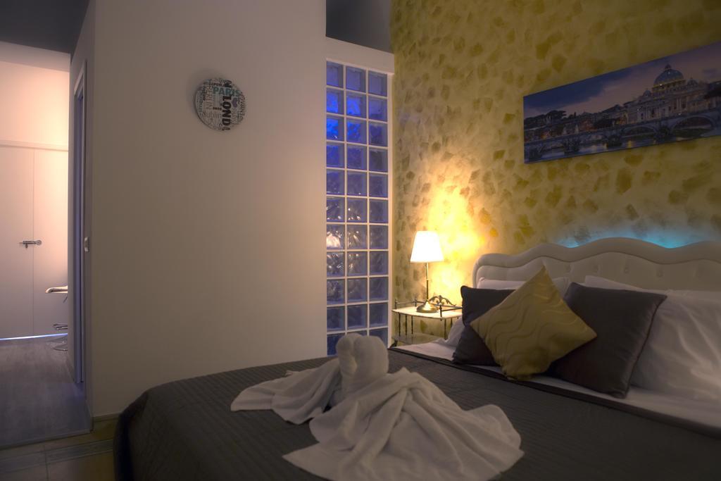 Luxury Domus Amadeus Apartment Рим Екстериор снимка