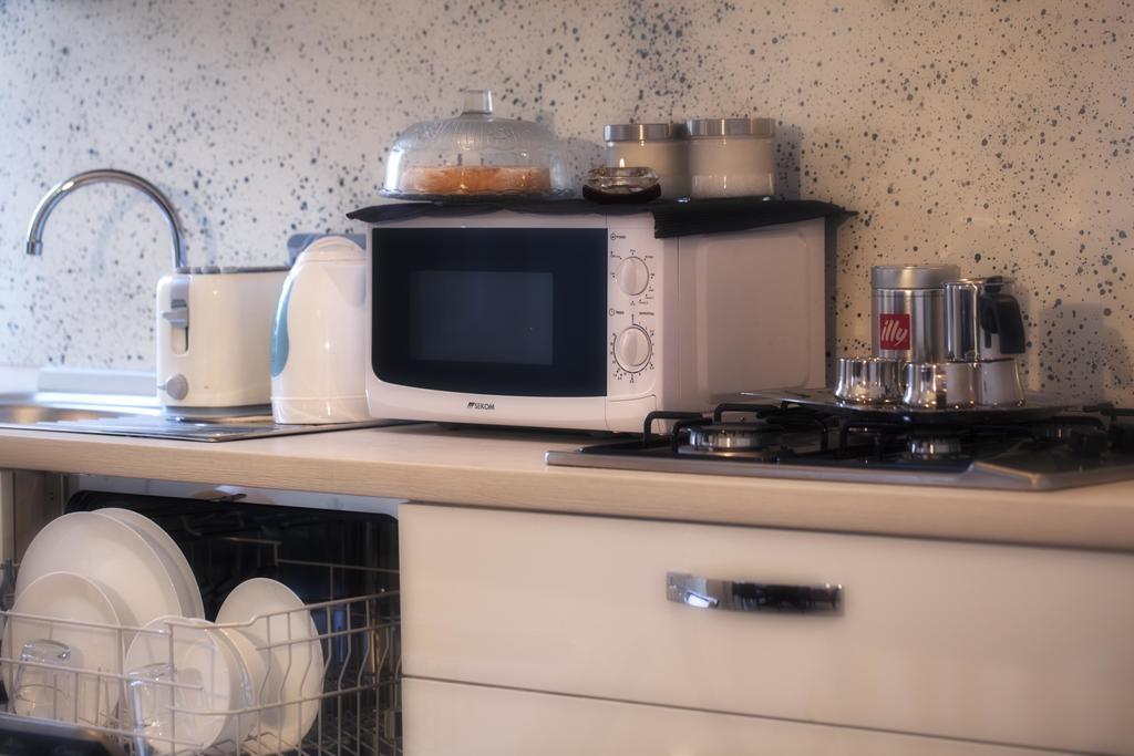 Luxury Domus Amadeus Apartment Рим Екстериор снимка