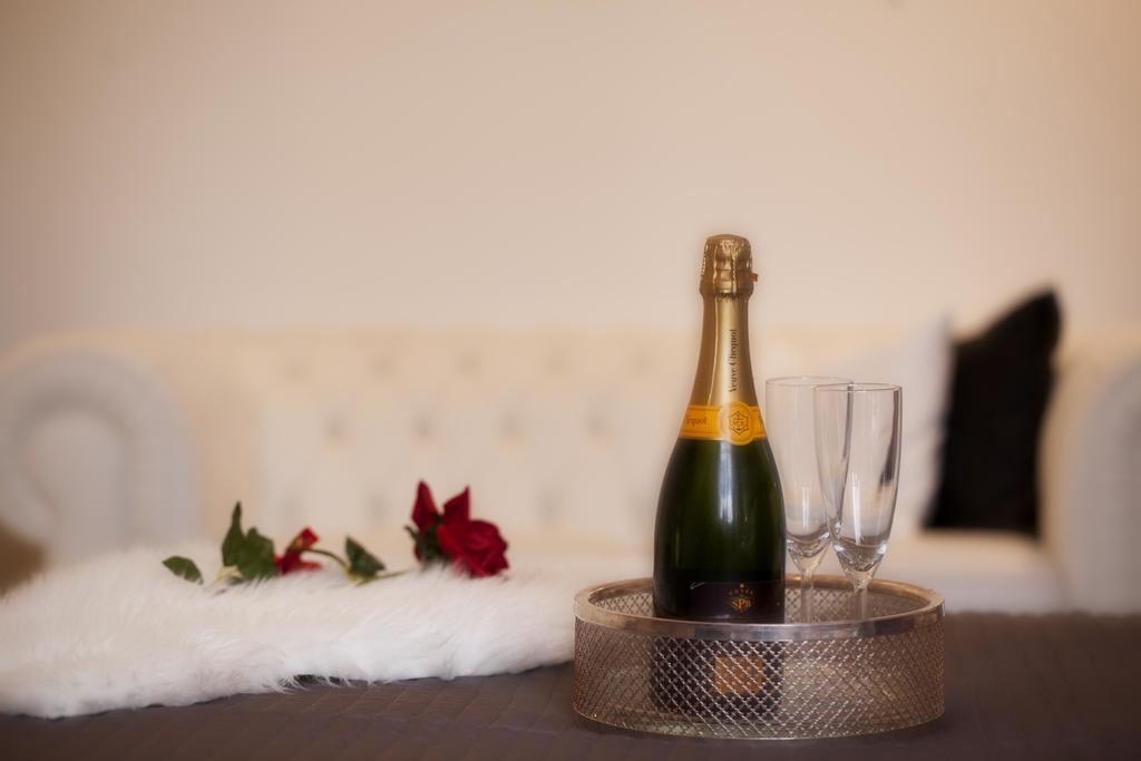 Luxury Domus Amadeus Apartment Рим Екстериор снимка