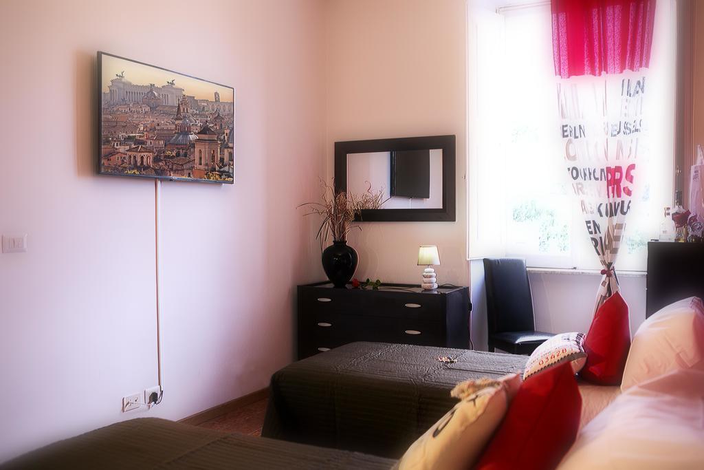Luxury Domus Amadeus Apartment Рим Екстериор снимка